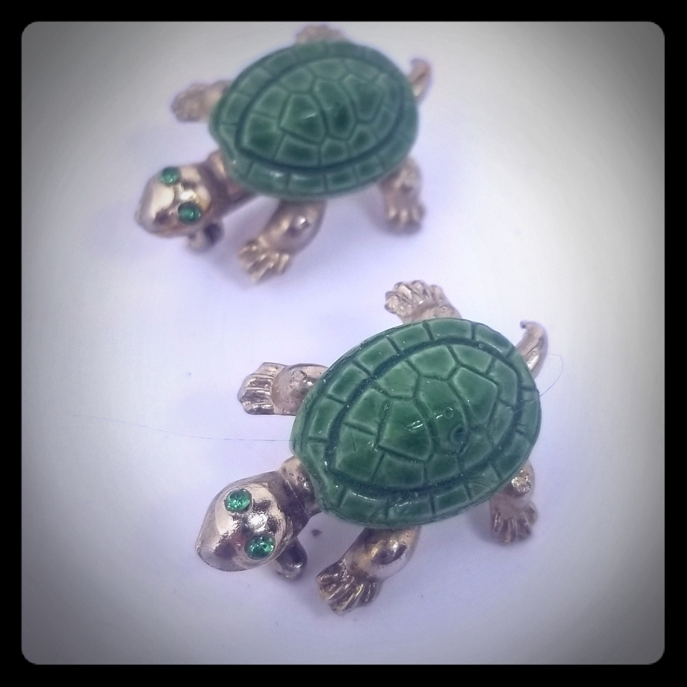Vintage Green Turtle Sweater Pins Set